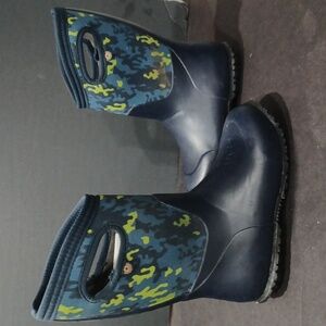 BOGS WINTER BOOTS YORK NEO CAMO 72736-460 BOYS Sz 2 PRE-OWNED